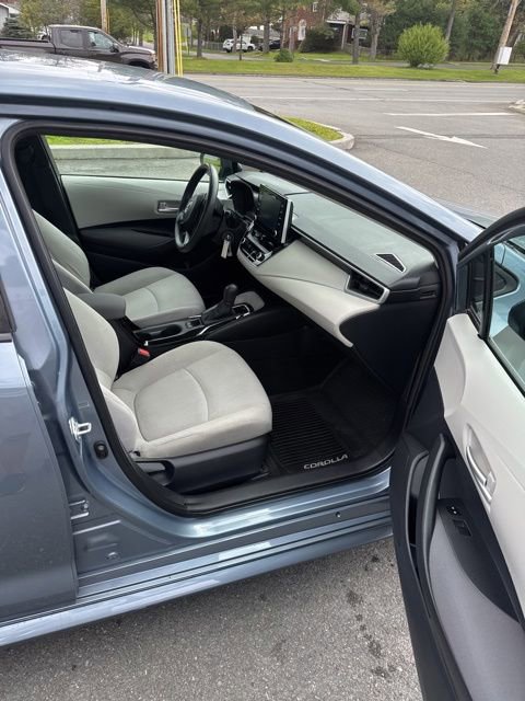 Used 2020 Toyota Corolla LE FWD image 18