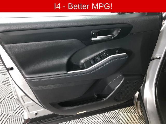 Used 2023 Toyota Highlander XLE AWD/4WD image 10
