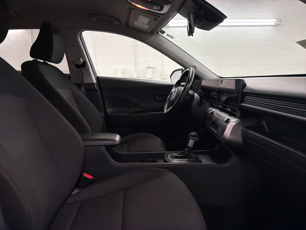 Used 2025 Hyundai Kona SEL FWD image 28