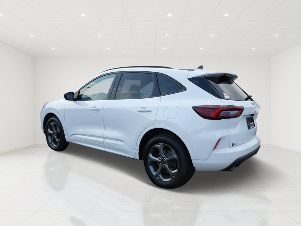 Certified 2023 Ford Escape ST-Line AWD/4WD image 4