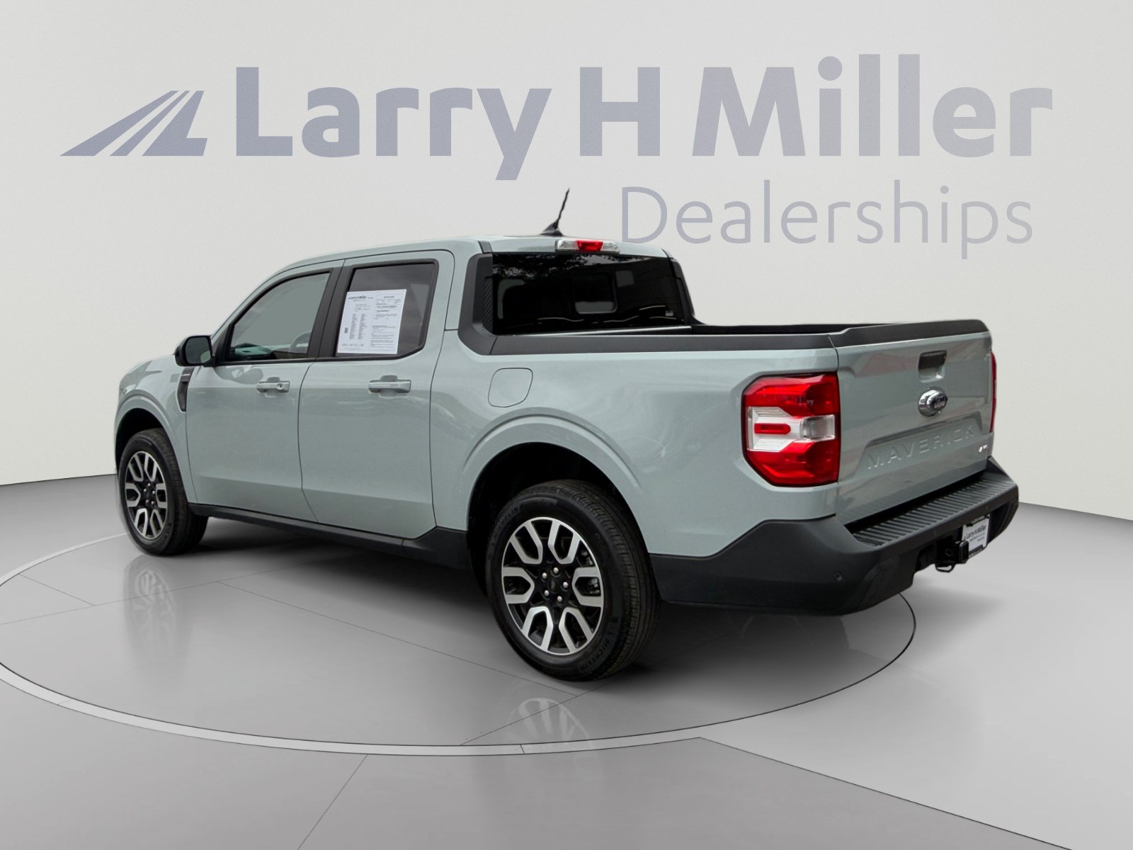 Certified 2024 Ford Maverick Lariat w/ 4K Tow Package AWD/4WD image 3
