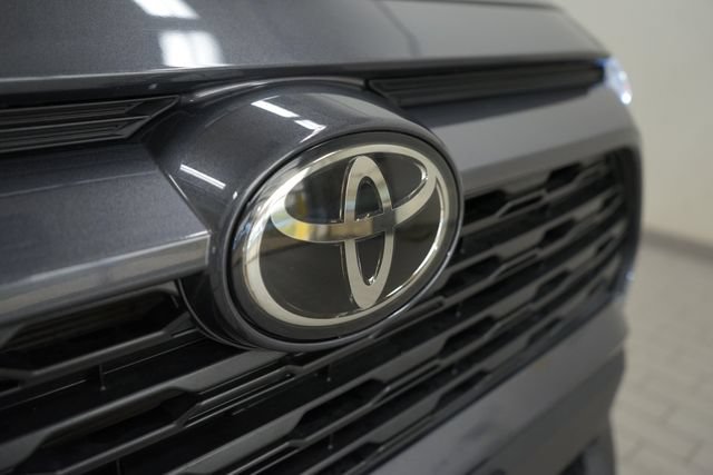 Used 2020 Toyota RAV4 XLE w/ Convenience Package AWD/4WD image 18