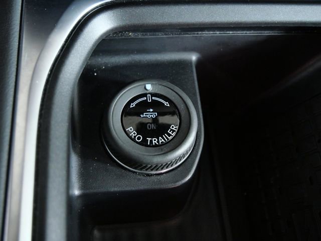 Certified 2025 Ford Expedition Active AWD/4WD image 32
