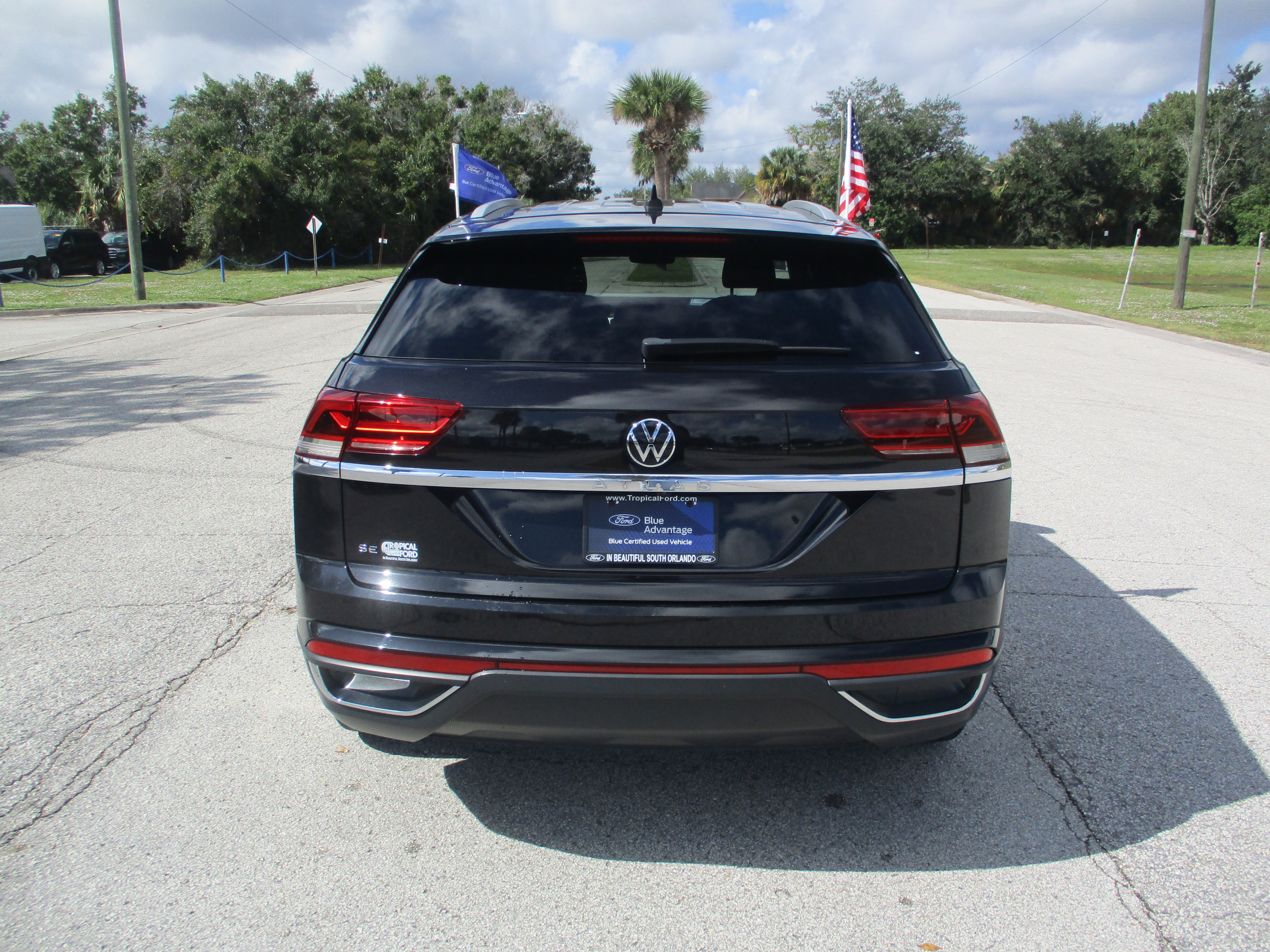 Used 2020 Volkswagen Atlas Cross Sport SE image 4