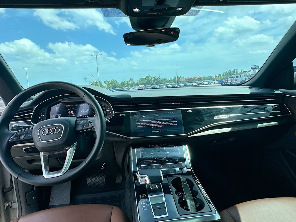 Used 2022 Audi Q8 Premium w/ Convenience Package AWD/4WD image 3