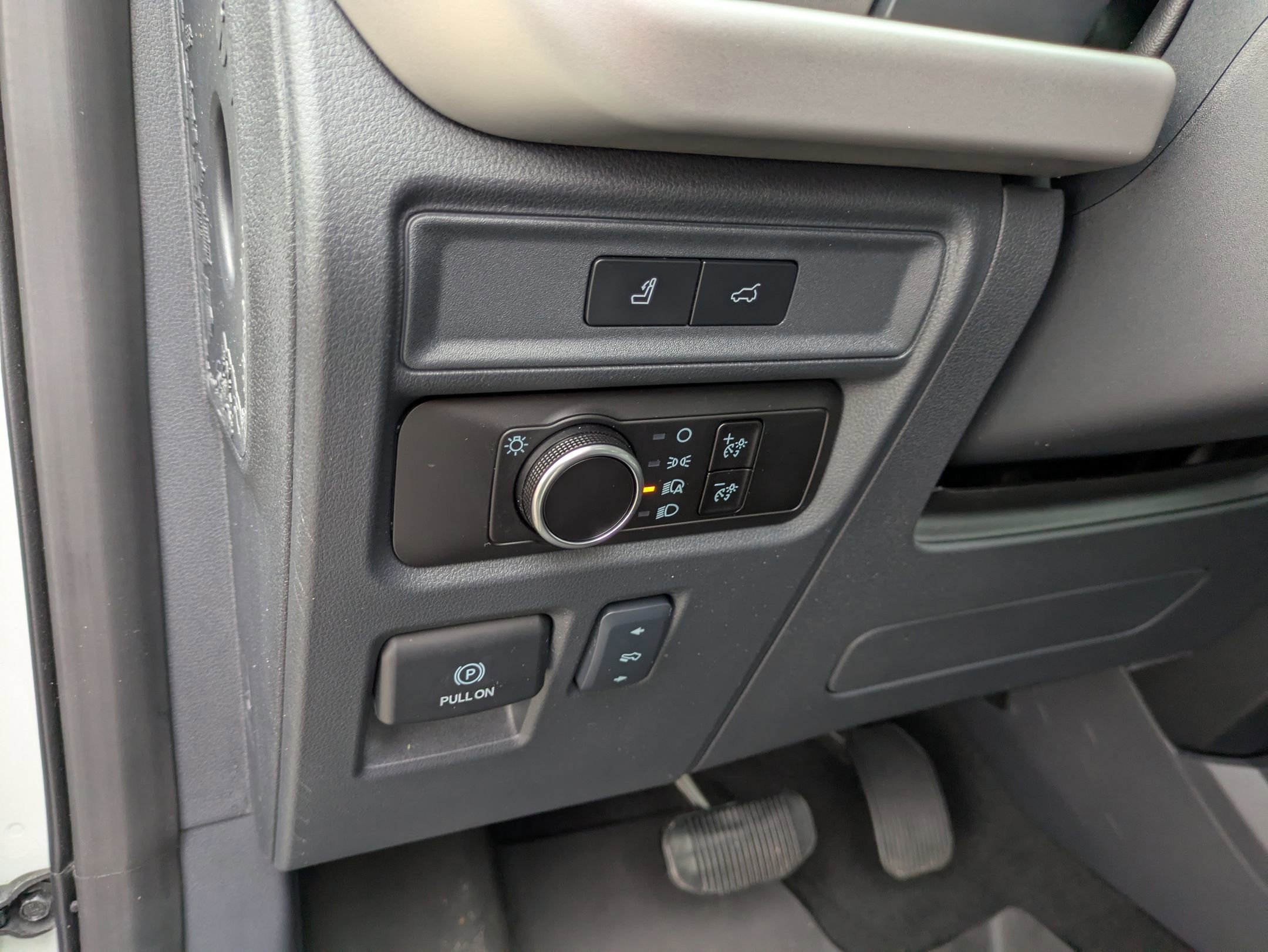 Certified 2024 Ford Expedition XLT image 17