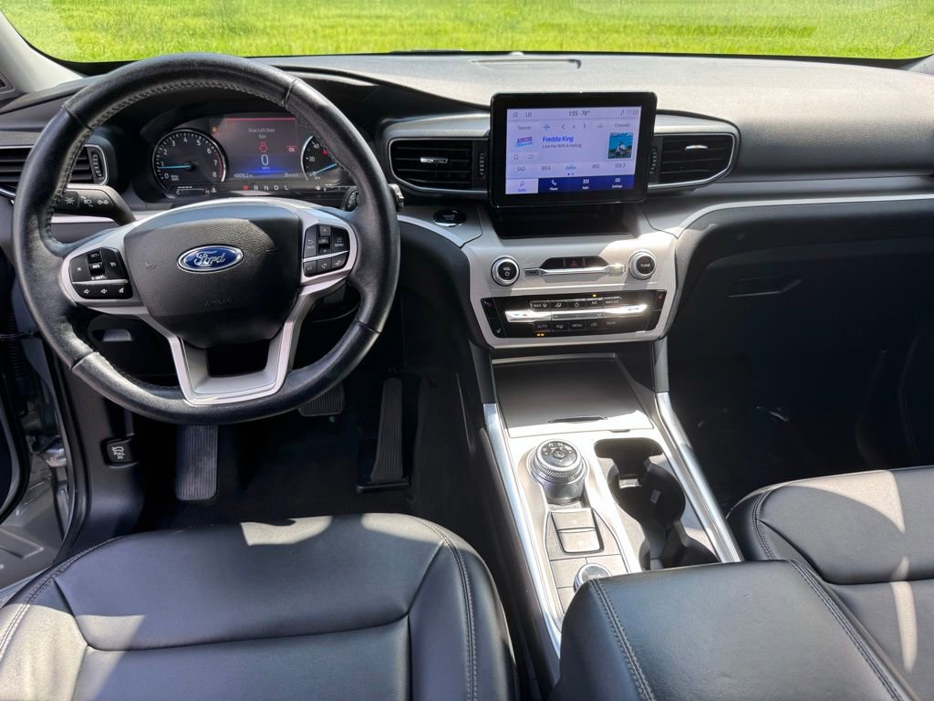 Certified 2022 Ford Explorer XLT w/ Equipment Group 202A AWD/4WD image 28