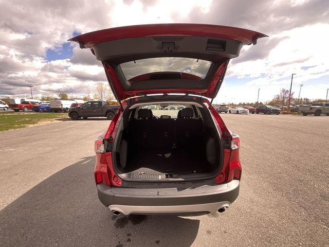 Certified 2022 Ford Escape SE w/ Cold Weather Package AWD/4WD image 24