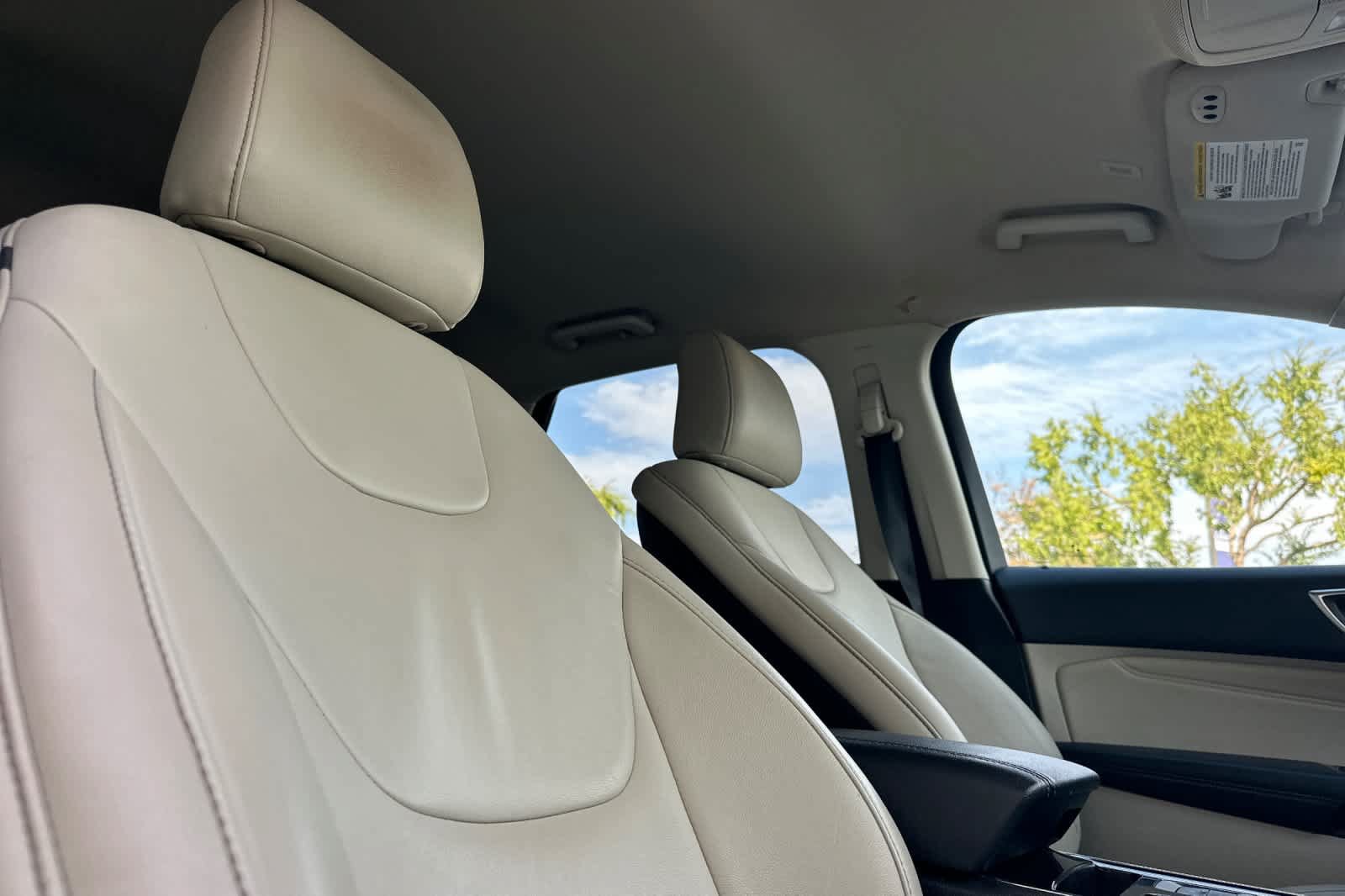 Certified 2020 Ford Edge Titanium AWD/4WD image 18