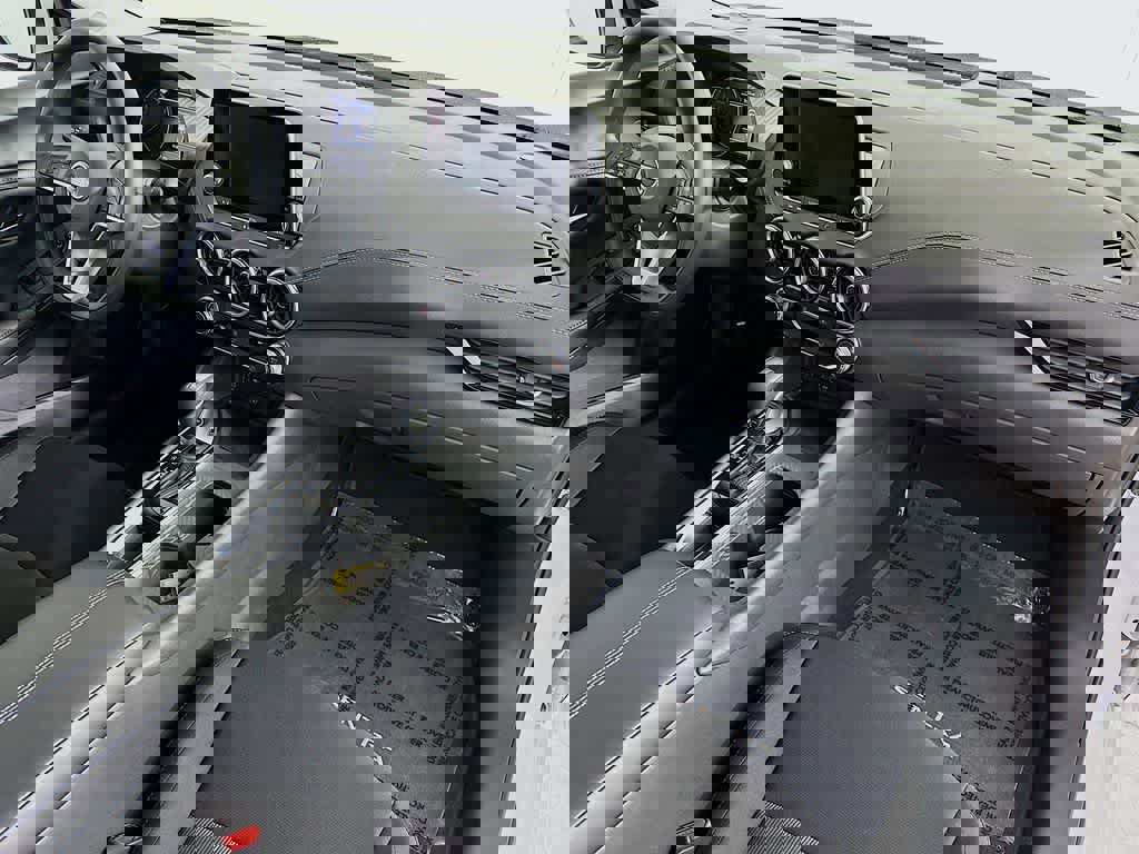 Used 2025 Nissan Sentra SV image 31