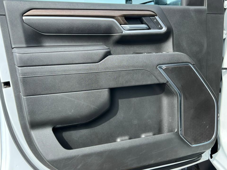 Used 2025 Chevrolet Silverado 2500 LT w/ Convenience Package image 21