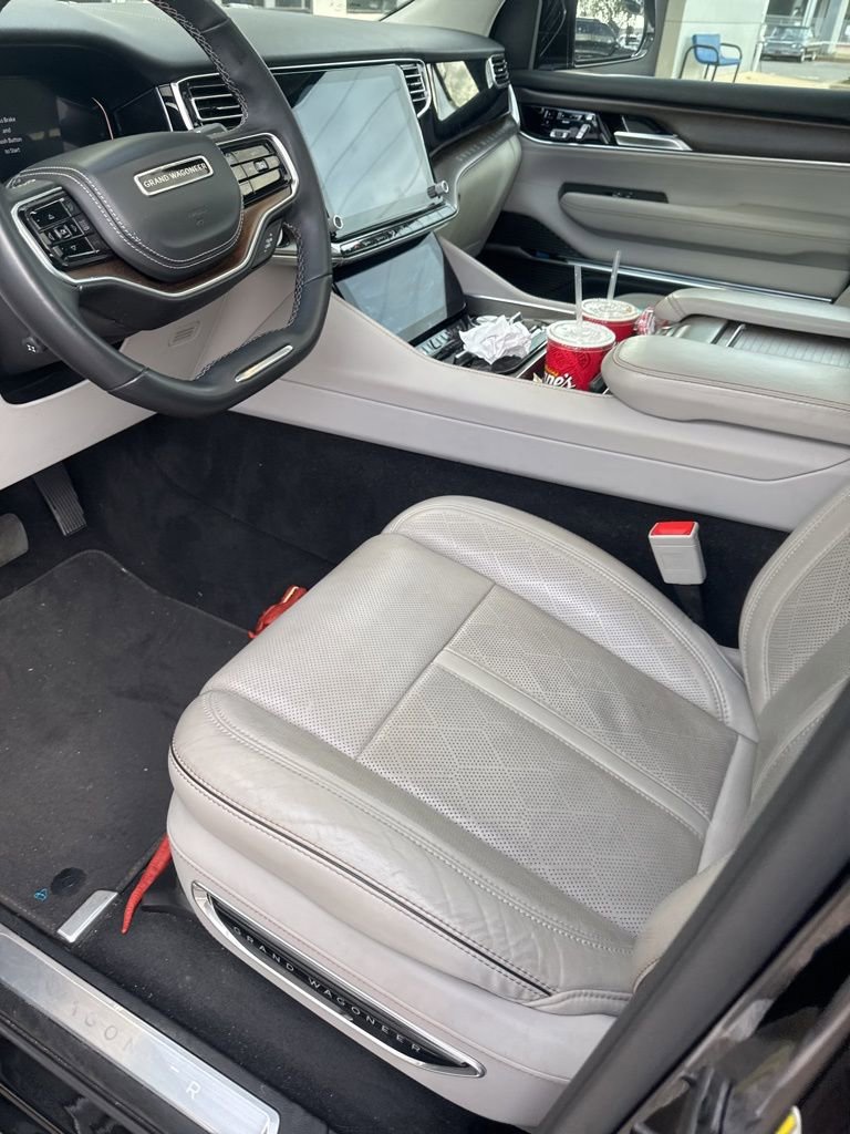 Used 2023 Jeep Grand Wagoneer Series II AWD/4WD image 4