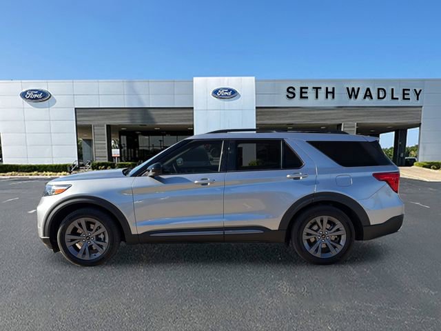 Certified 2024 Ford Explorer XLT w/ Equipment Group 202A image 4
