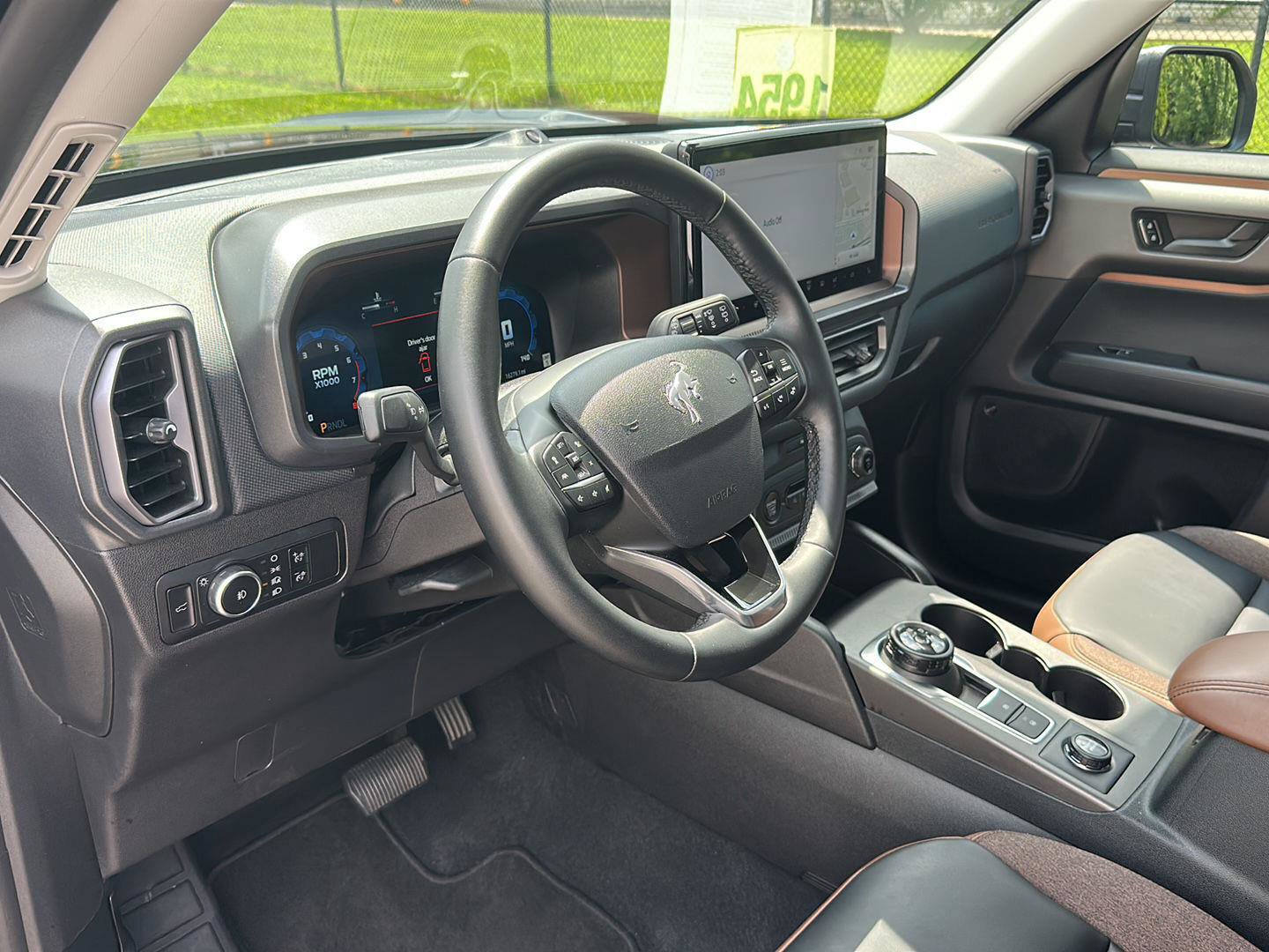 Certified 2025 Ford Bronco Sport Outer Banks w/ Outer Banks Tech Package+ AWD/4WD image 10