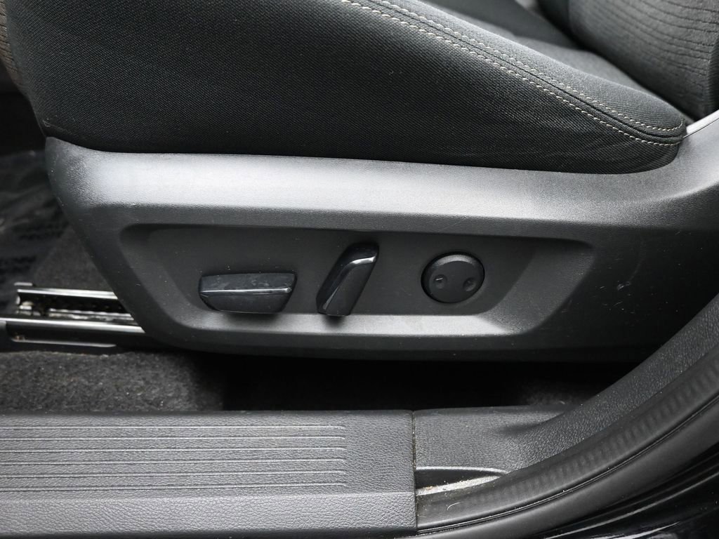 Used 2021 Nissan Rogue SV image 38