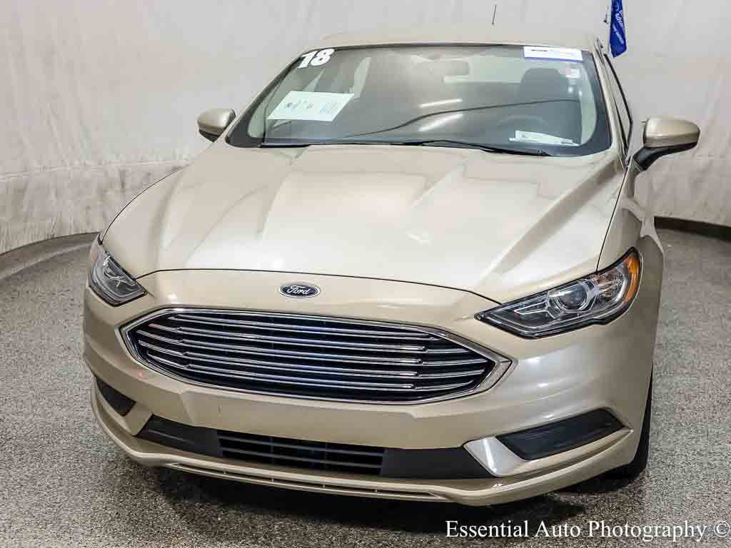 Certified 2018 Ford Fusion SE w/ Fusion SE Technology Package FWD image 5
