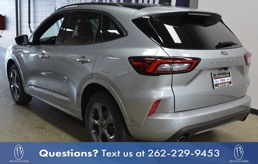 Certified 2024 Ford Escape ST-Line w/ Tech Pack #1 AWD/4WD image 4