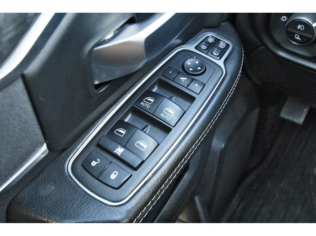Used 2024 RAM 3500 Big Horn w/ Night Edition AWD/4WD image 21