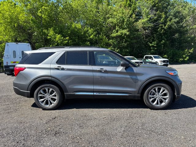 Certified 2022 Ford Explorer XLT w/ Equipment Group 202A AWD/4WD image 6