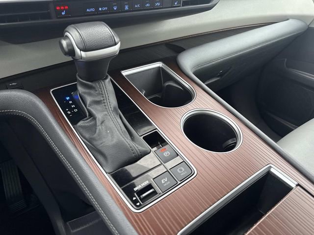 Used 2024 Toyota Sienna XLE image 30