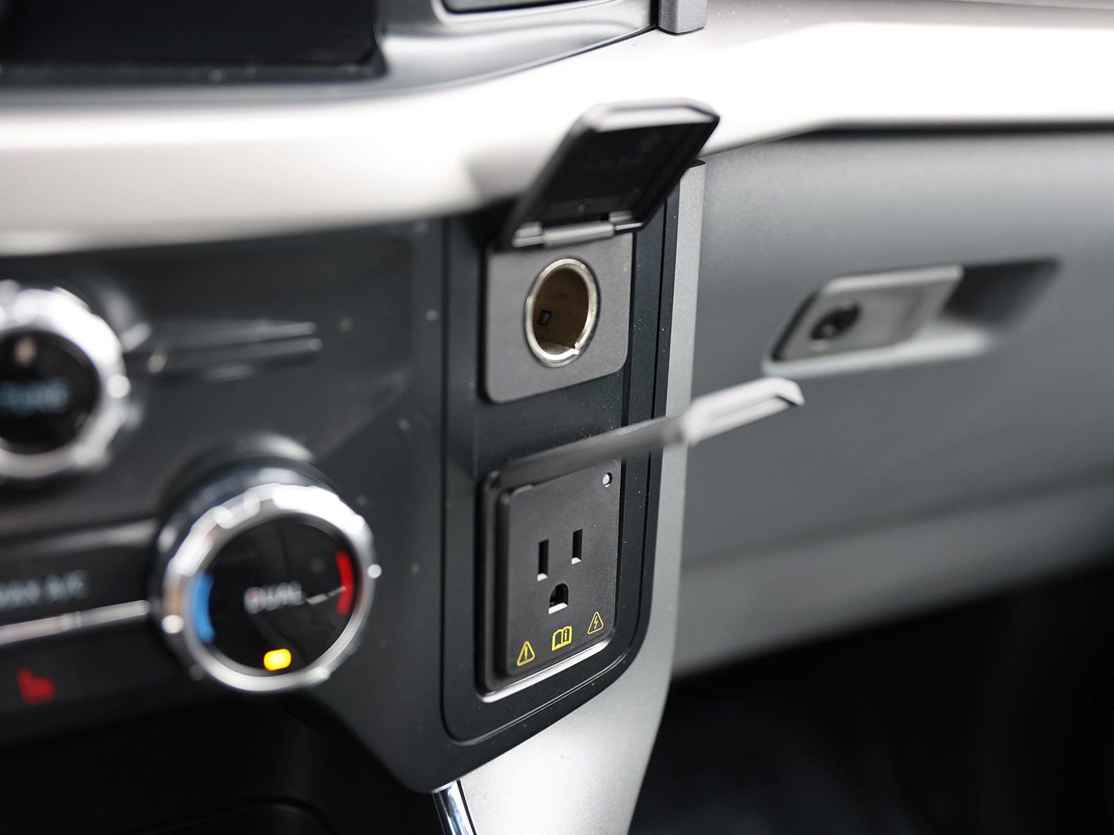 Certified 2022 Ford F150 XLT w/ Equipment Group 302A High image 30