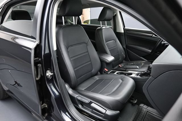 Used 2020 Volkswagen Passat 2.0T R-Line FWD image 29