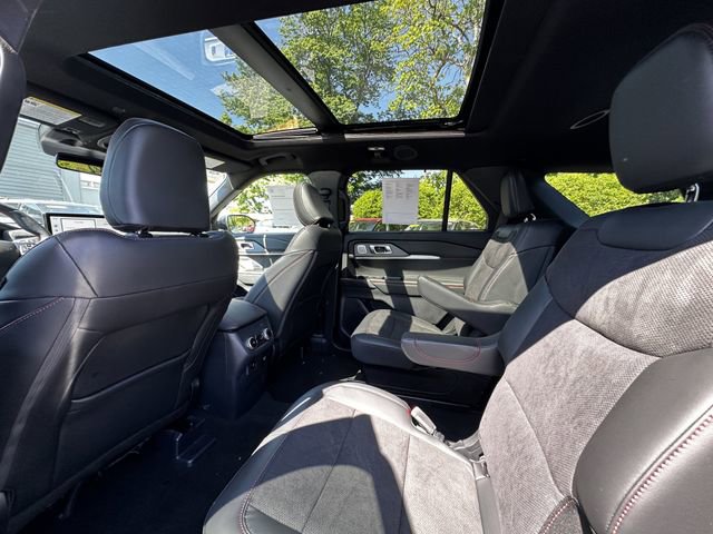 Certified 2025 Ford Explorer ST AWD/4WD image 18