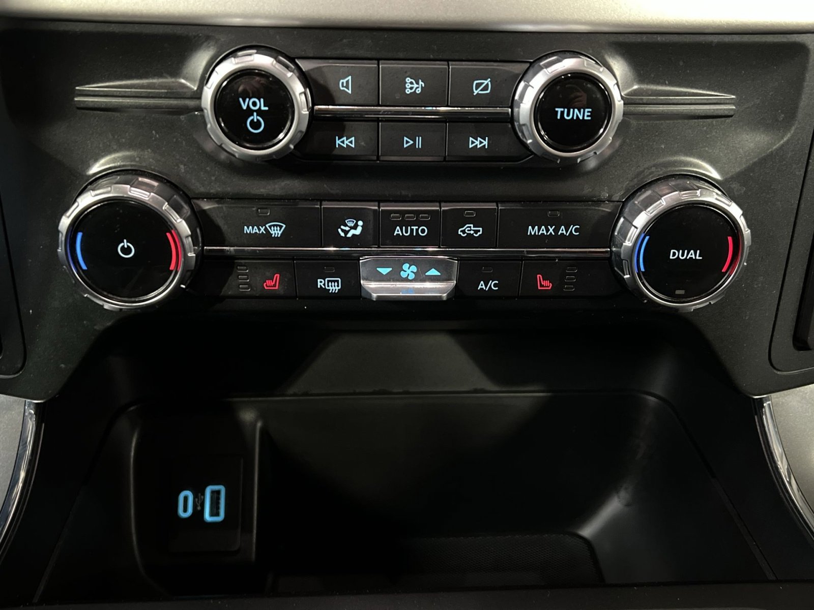 Certified 2022 Ford F150 XLT w/ Equipment Group 302A High image 20