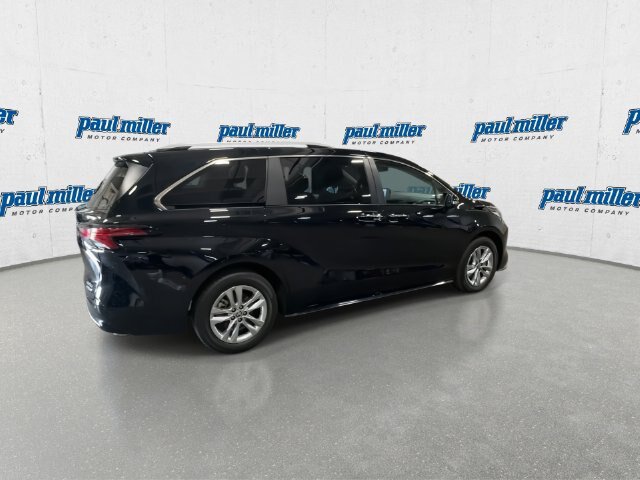 Used 2024 Toyota Sienna Limited AWD/4WD image 12