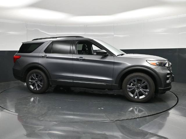 Certified 2022 Ford Explorer XLT w/ Equipment Group 202A AWD/4WD image 5