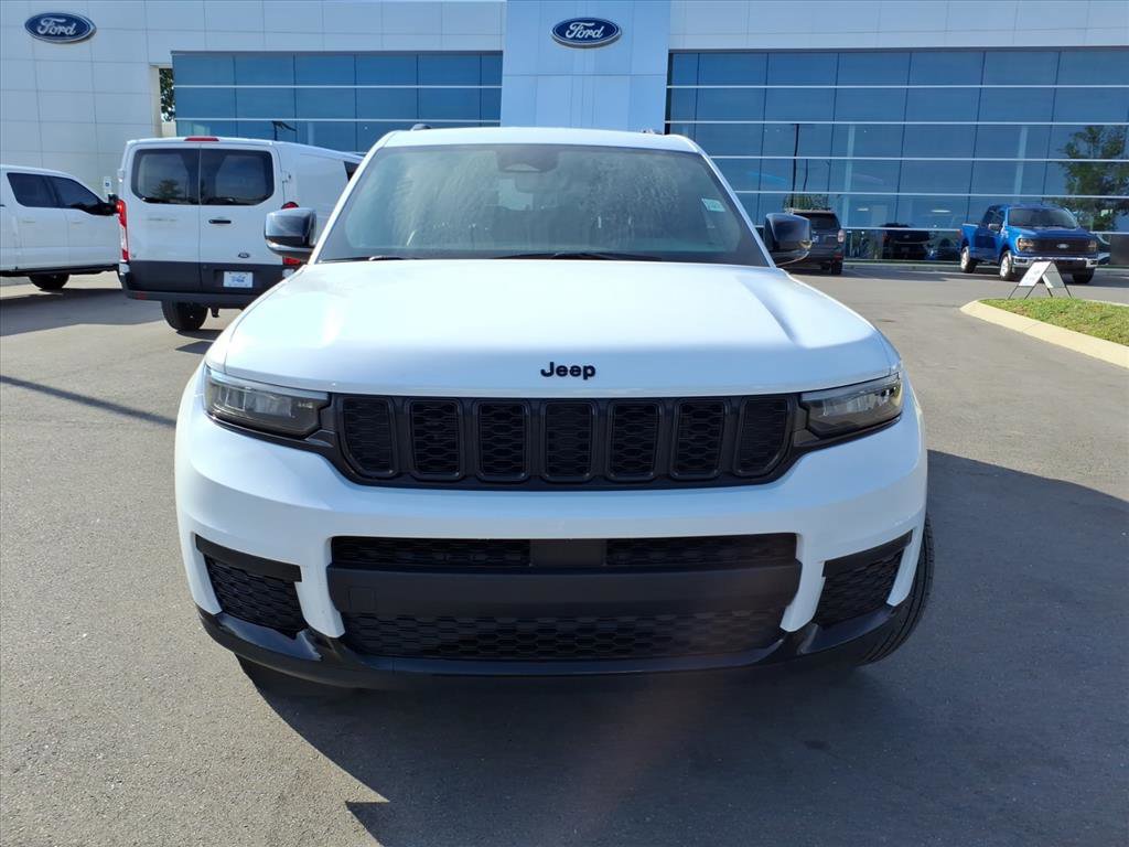 Used 2024 Jeep Grand Cherokee L Altitude image 8