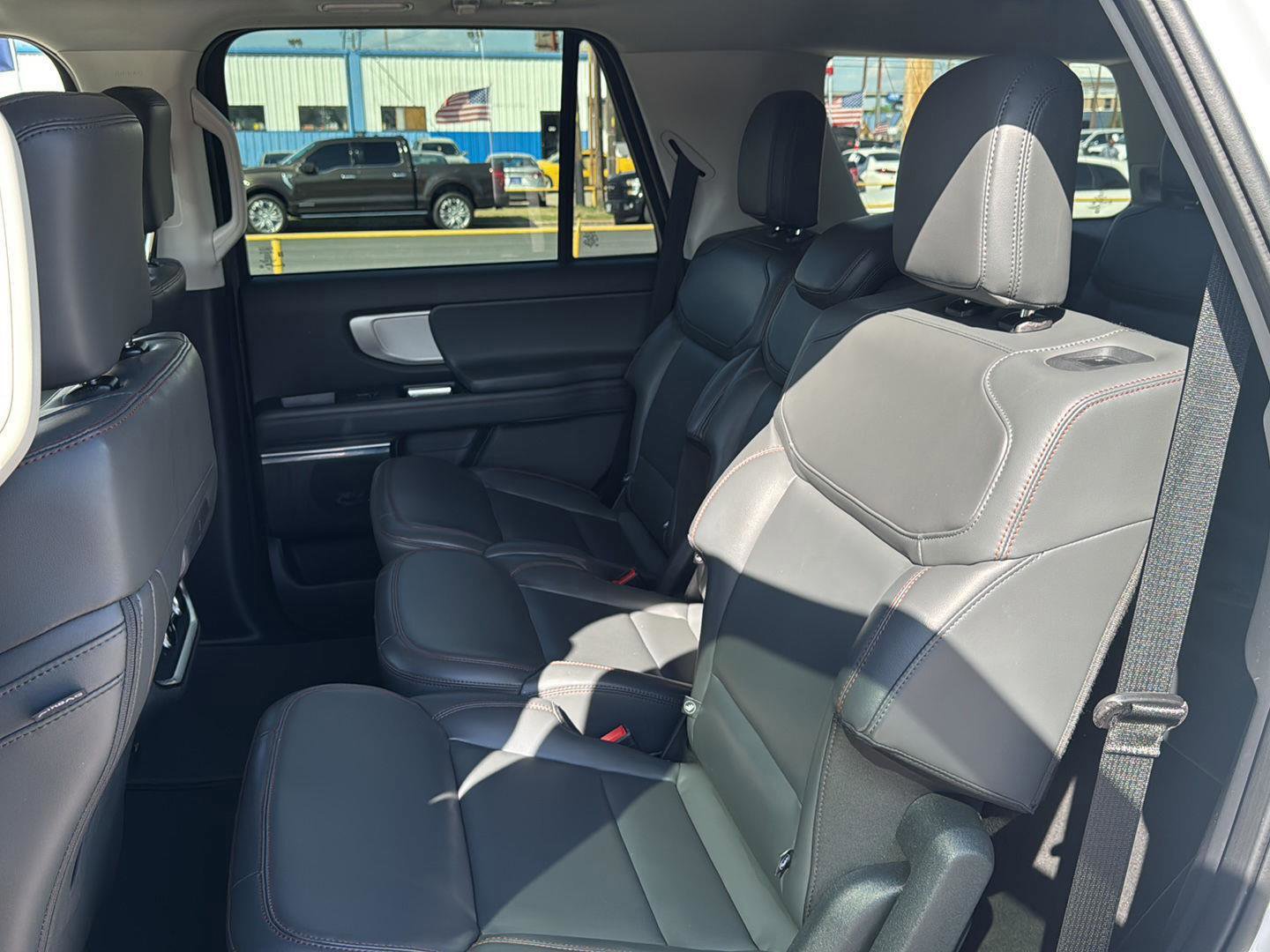 Certified 2025 Ford Expedition Active image 27