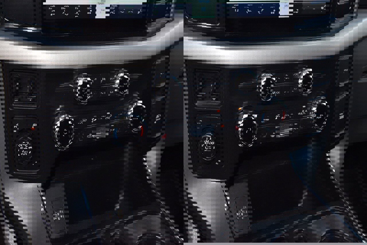 Certified 2022 Ford F150 XLT w/ Equipment Group 302A High image 30