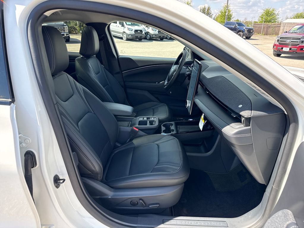 Certified 2025 Ford Mustang Mach-E Premium image 28