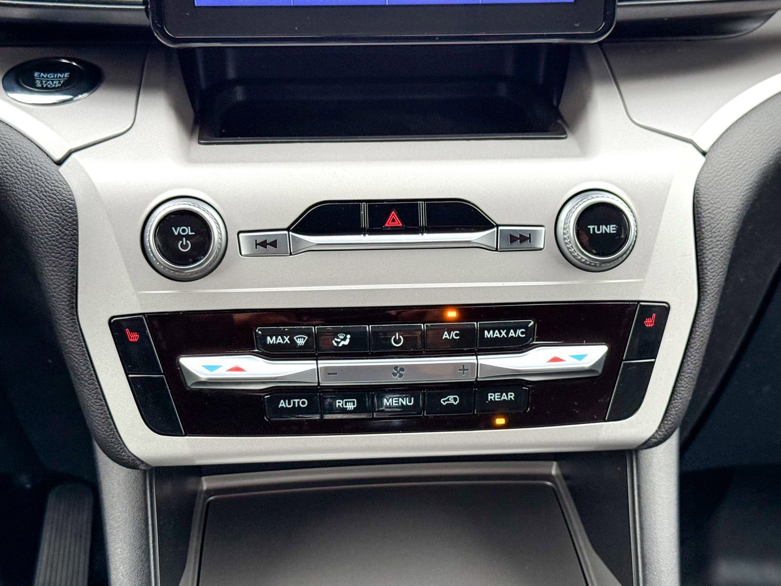 Certified 2023 Ford Explorer XLT image 28