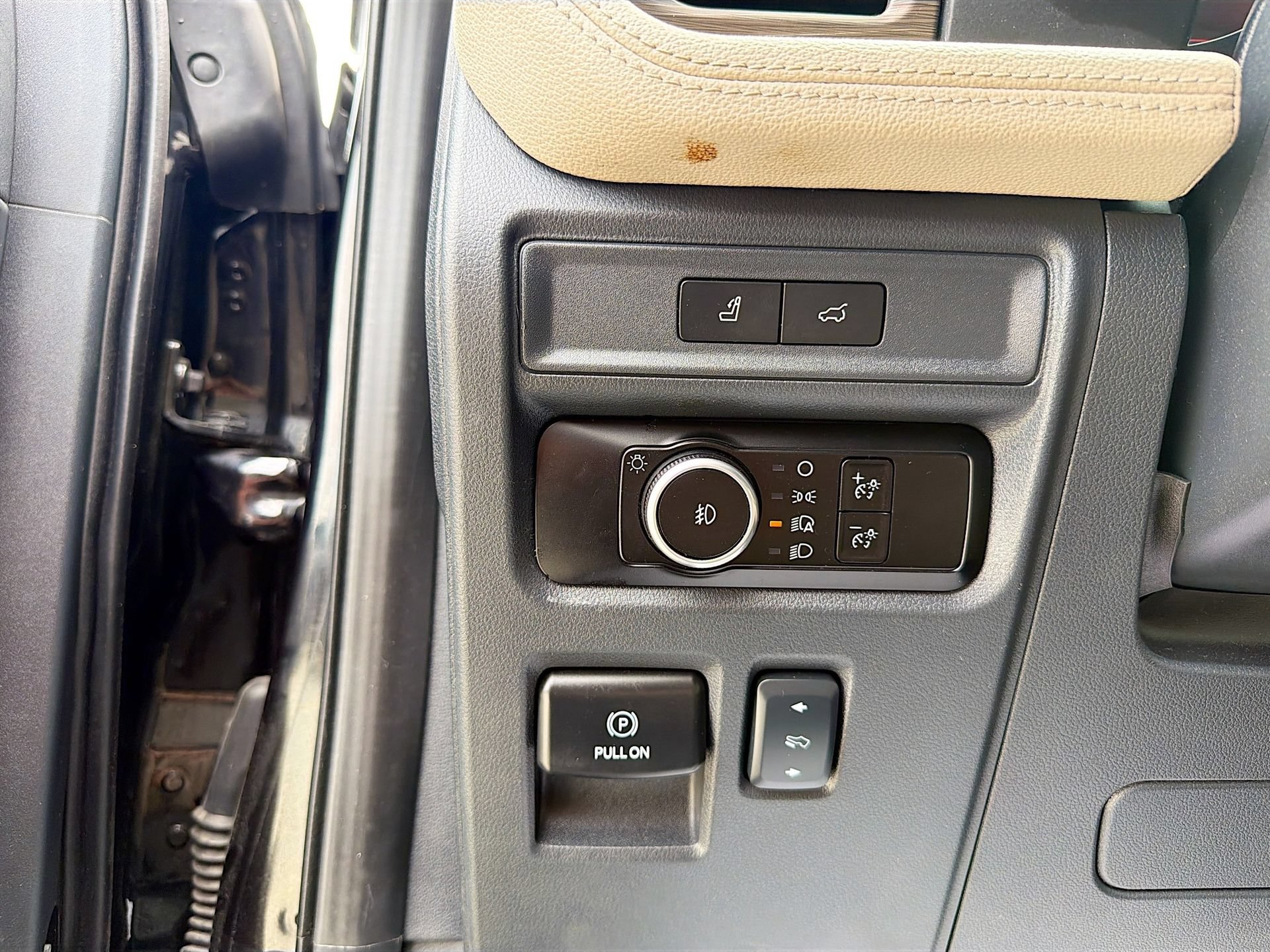 Certified 2024 Ford Expedition Max Limited RWD image 12