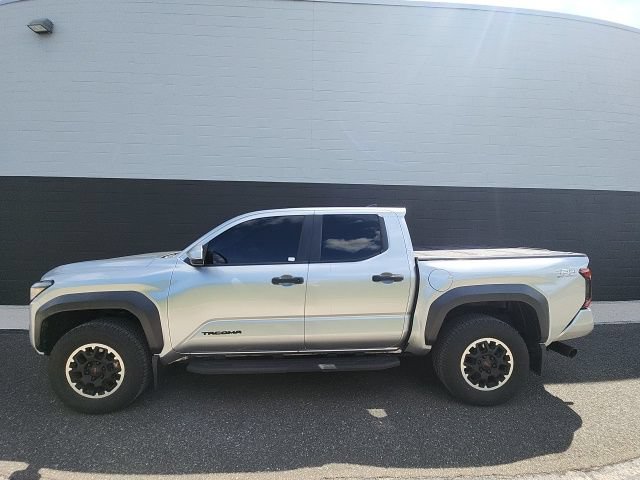 Used 2024 Toyota Tacoma TRD Off-Road w/ TRD Off Road Upgrade Package AWD/4WD image 3