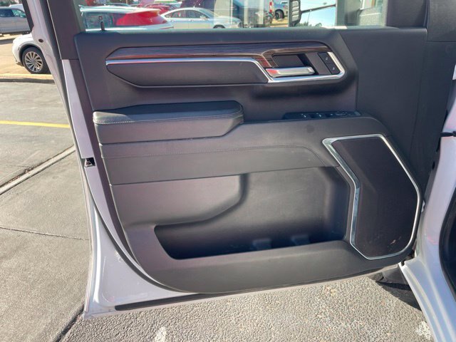 Used 2024 Chevrolet Silverado 3500 LT AWD/4WD image 10