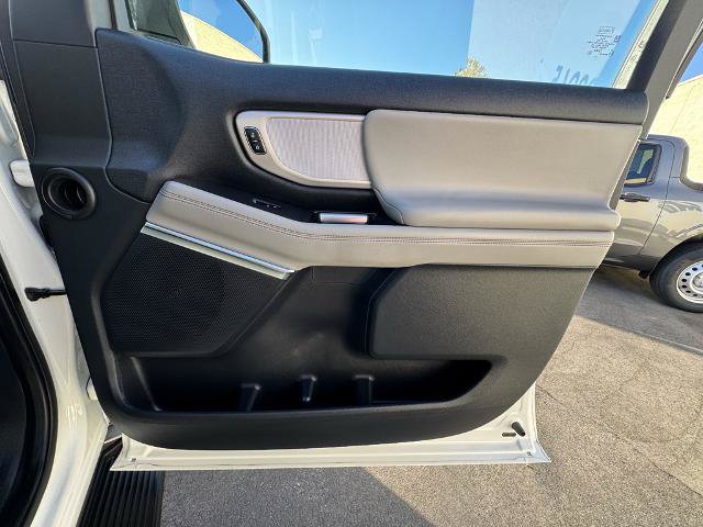 Certified 2025 Ford Expedition Active AWD/4WD image 35