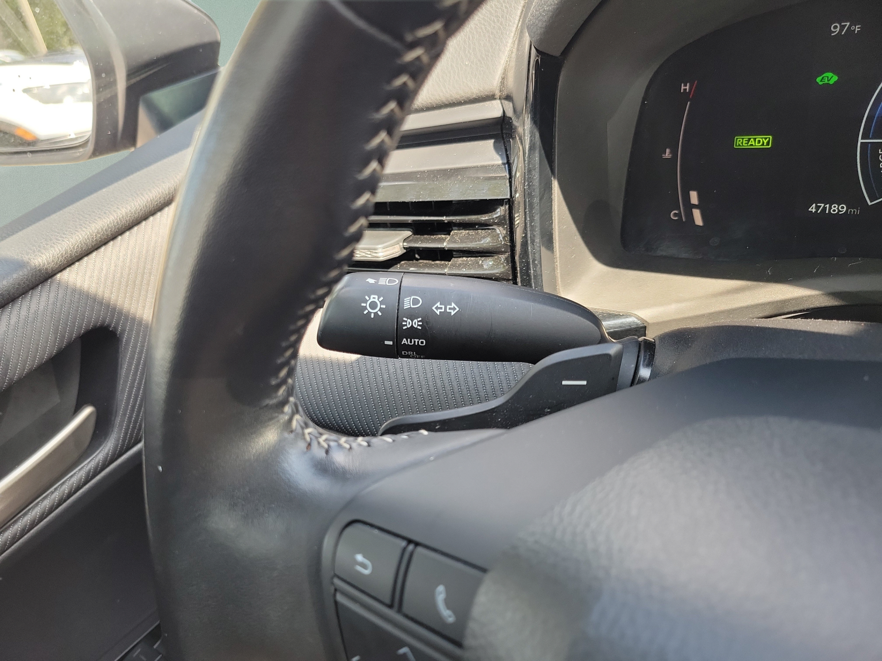 Used 2025 Toyota Camry SE FWD image 24