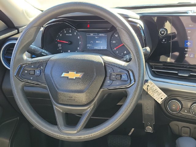 Used 2026 Chevrolet Trax LS w/ LS Convenience Package FWD image 18