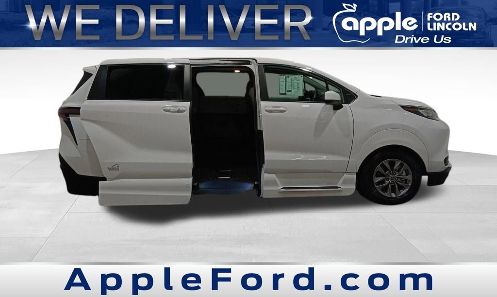 Used 2023 Toyota Sienna LE image 8