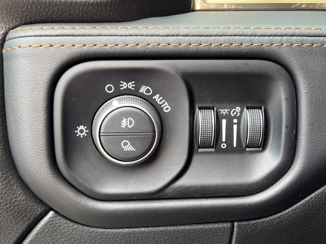 Used 2024 RAM 3500 Limited AWD/4WD image 28