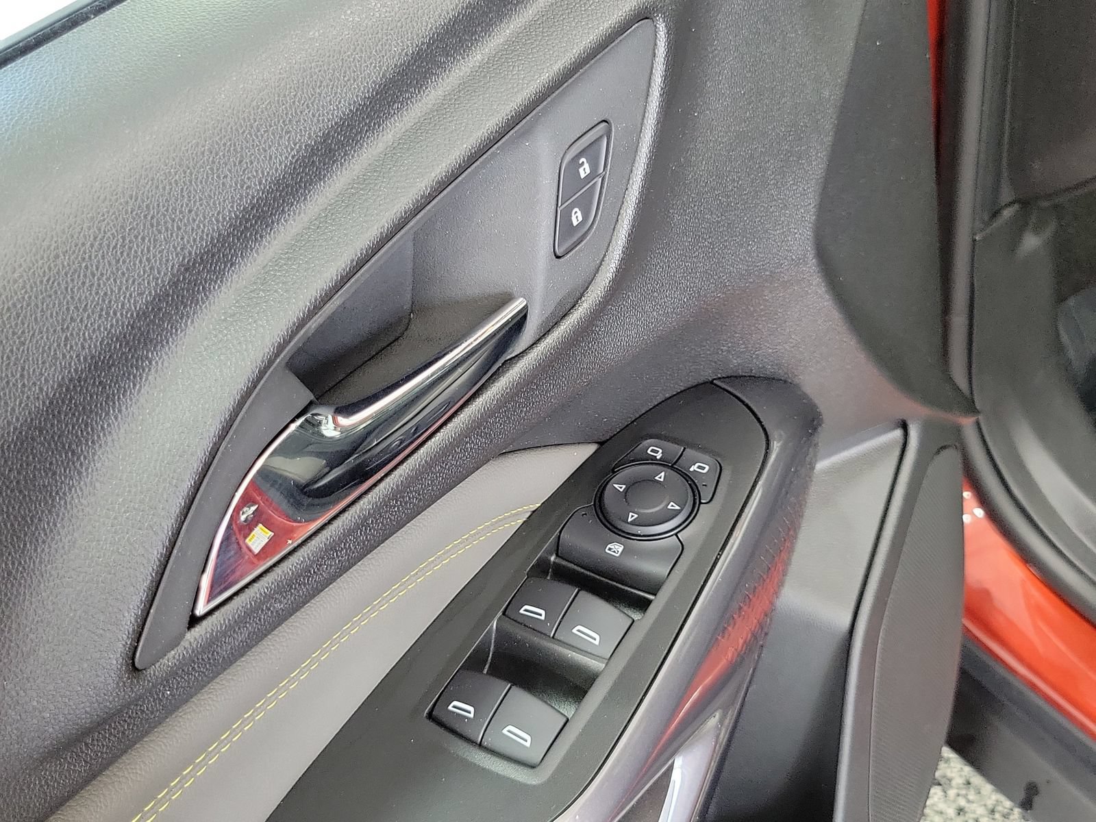 Used 2024 Chevrolet Trax ACTIV w/ Sunroof Package FWD image 7
