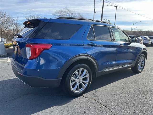 Certified 2023 Ford Explorer XLT w/ Equipment Group 202A image 5