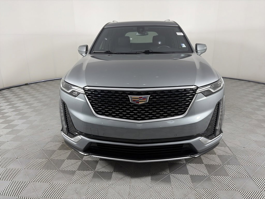Used 2023 Cadillac XT6 Luxury image 2