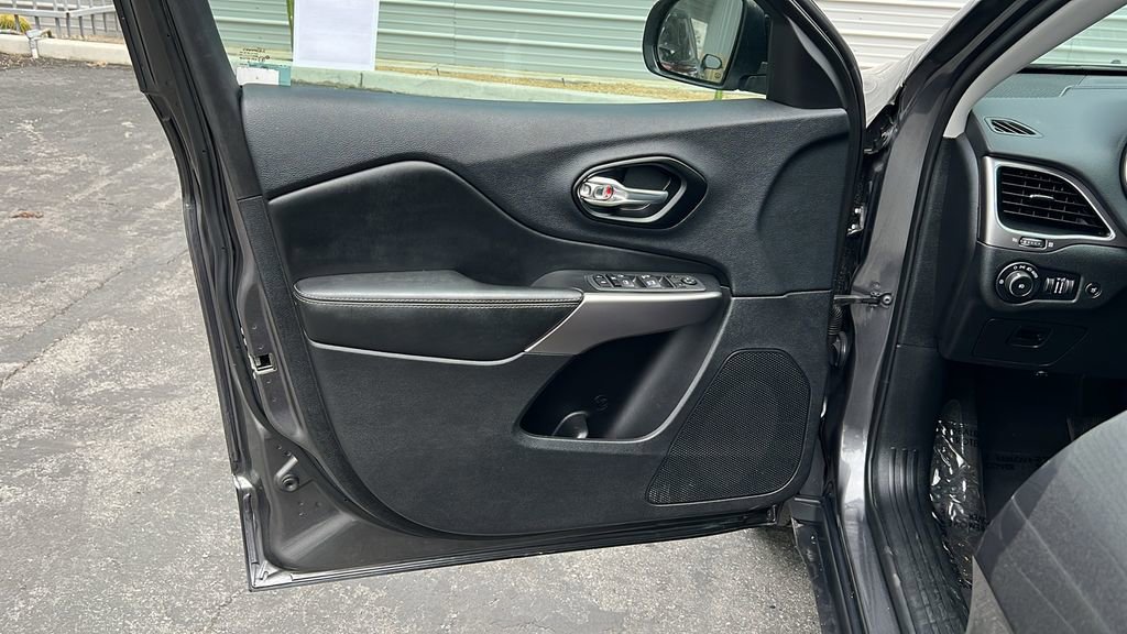 Used 2022 Jeep Cherokee Latitude Lux image 12