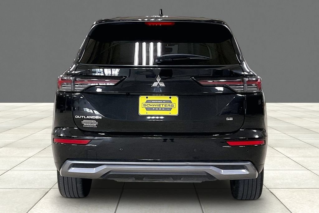 Used 2025 Mitsubishi Outlander SE AWD/4WD image 4