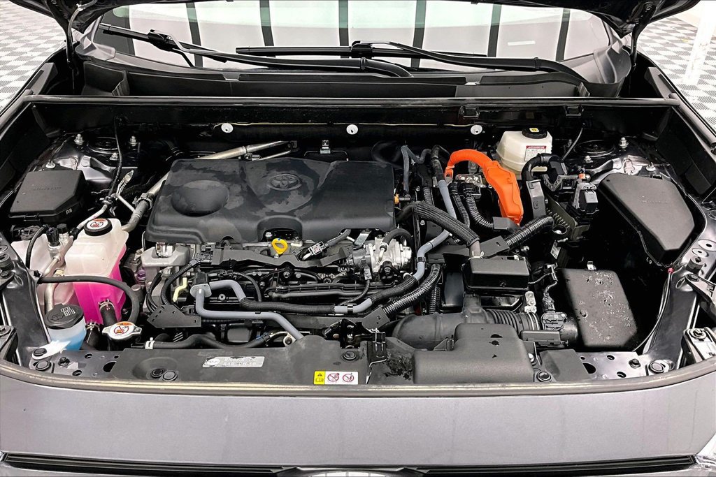 Used 2025 Toyota RAV4 XLE AWD/4WD image 10