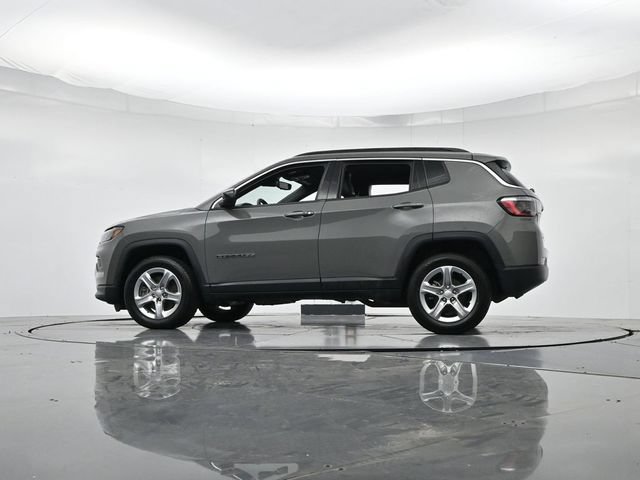 Used 2024 Jeep Compass Latitude AWD/4WD image 37